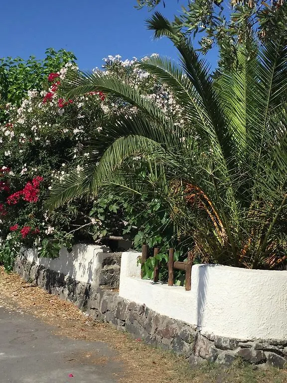 Semesterbostad Cottage Tala Vicino Le Sabbie Nere Vulcano